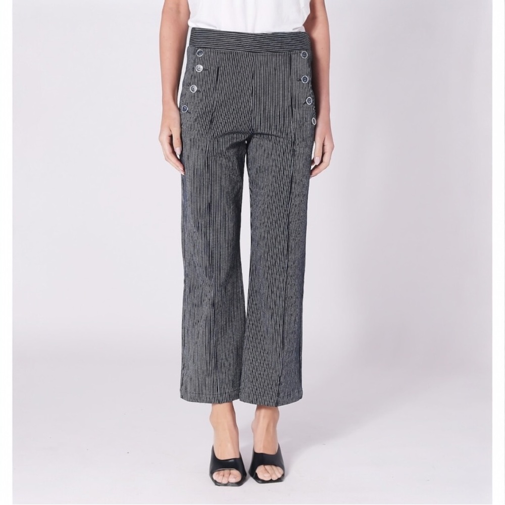 61. Badgley Mischka Nautical Pull-On Cropped Bootcut Jeans Size M